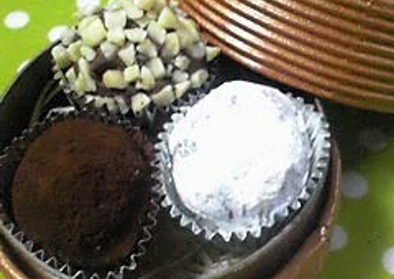 Roll 'em up! Easy Chocolate Truffles ★