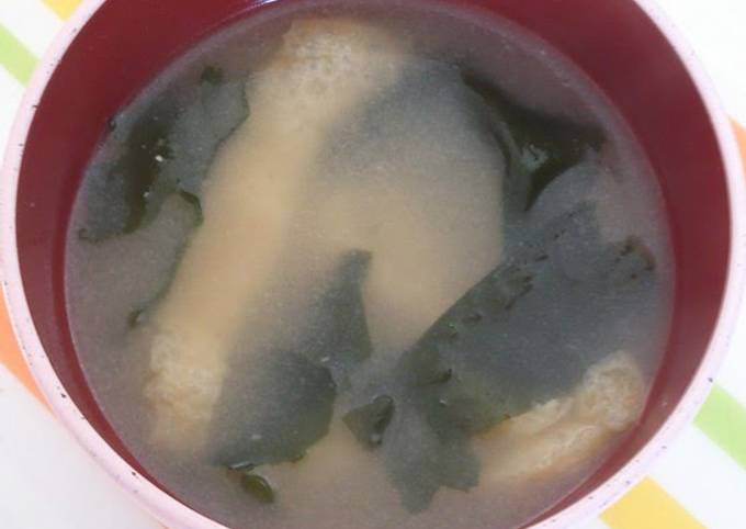 Recipe of Perfect Fluffy Aburaage and Wakame Seaweed Miso Soup
