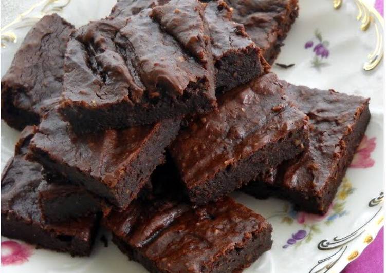 Steps to Prepare Homemade AVOCADO BROWNIES WITH ORANGE, RUM AND HAZELNUTS