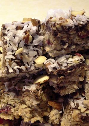 A picture of All Day Energy Bars.