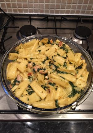 A picture of Butter Chicken and Spinach Rigatoni.