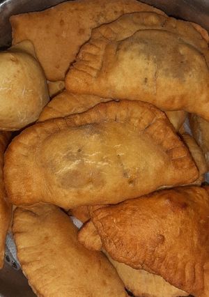 A picture of Beef empanada(meatpie).