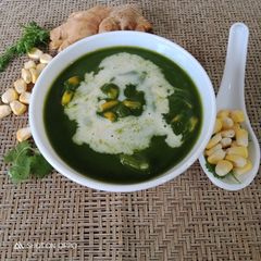 A picture of Spinach corn soup.