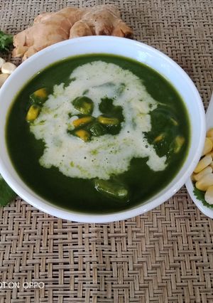 A picture of Spinach corn soup.