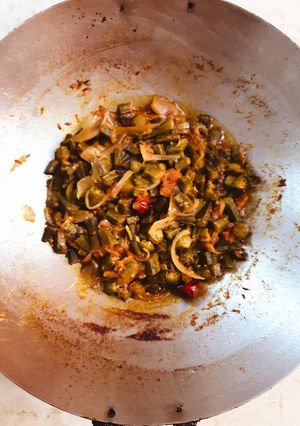 A picture of Karahi Bhindi (okra).