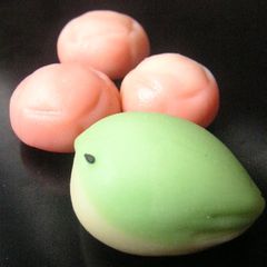 A picture of Nerikiri (Rice Dough and Sweet Bean Paste) Nightingale.