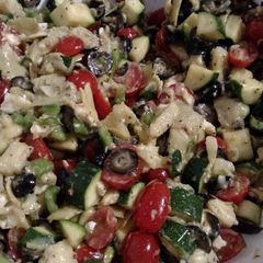 Artichoke and tomato basil salad A picture of Artichoke and tomato basil salad.