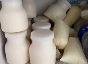 Hình của món Sữa chua đá bịch nhà làm.