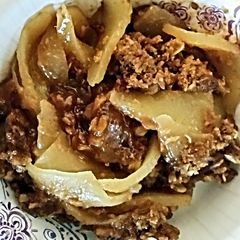 Tinklee's Pear Crisp A picture of Tinklee's Pear Crisp.