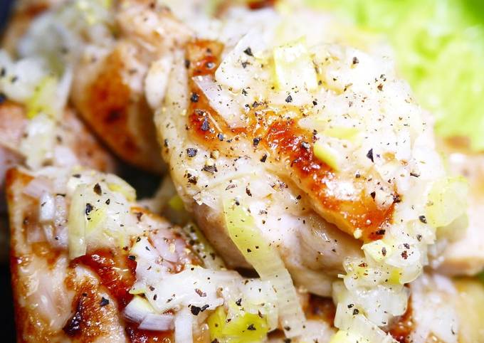 Easiest Way to Make Speedy Meaty and Juicy! Chicken Thighs with Salt-Leek Sauce