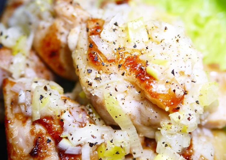 Easiest Way to Make Quick Meaty and Juicy! Chicken Thighs with Salt-Leek Sauce