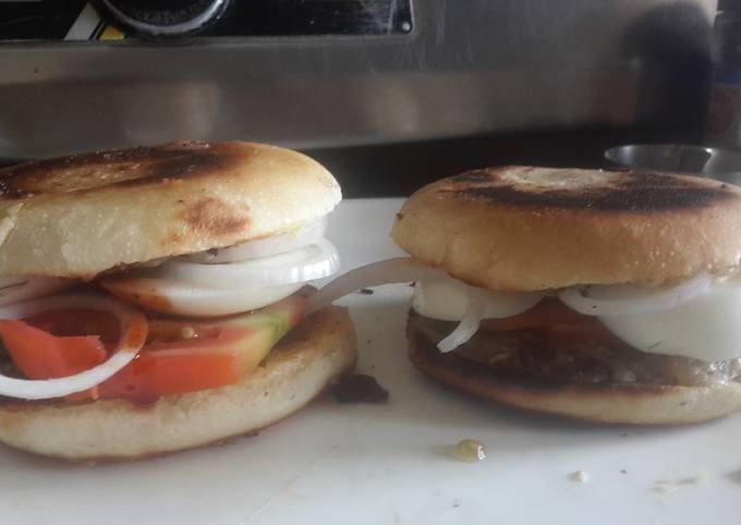 How to Make Bobby Flay Bachelor Sunday Burger