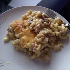 A picture of Bacon, Mushroom & Onion Macaroni Cheese.