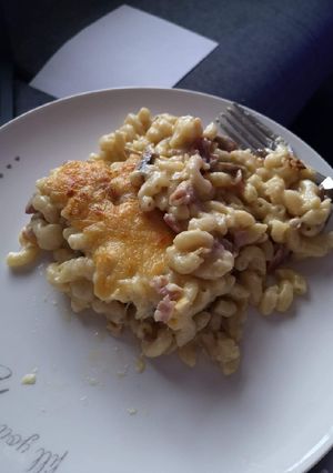A picture of Bacon, Mushroom & Onion Macaroni Cheese.
