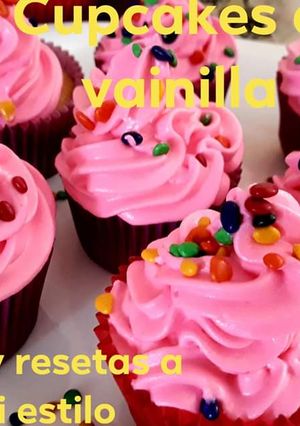 Una foto de Cupcakes de vainilla y chantilly