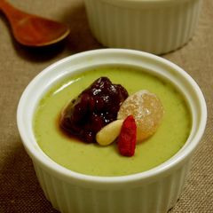 A picture of Easy Matcha Pudding.