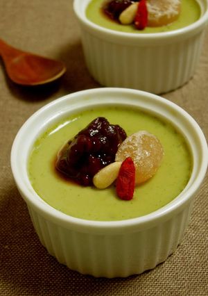 A picture of Easy Matcha Pudding.