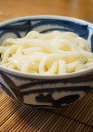 A picture of How to Boil Frozen Udon Noodles in the Microwave.