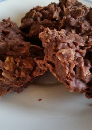 A picture of Fudgy no bake cookies.