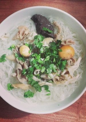 Hình của món Miến lòng gà.