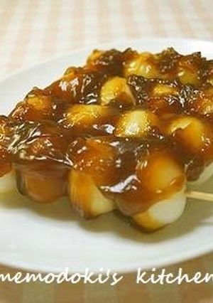 A picture of Mitarashi Dango.