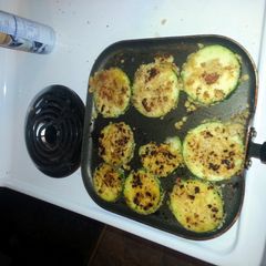 A picture of fried zucchini.