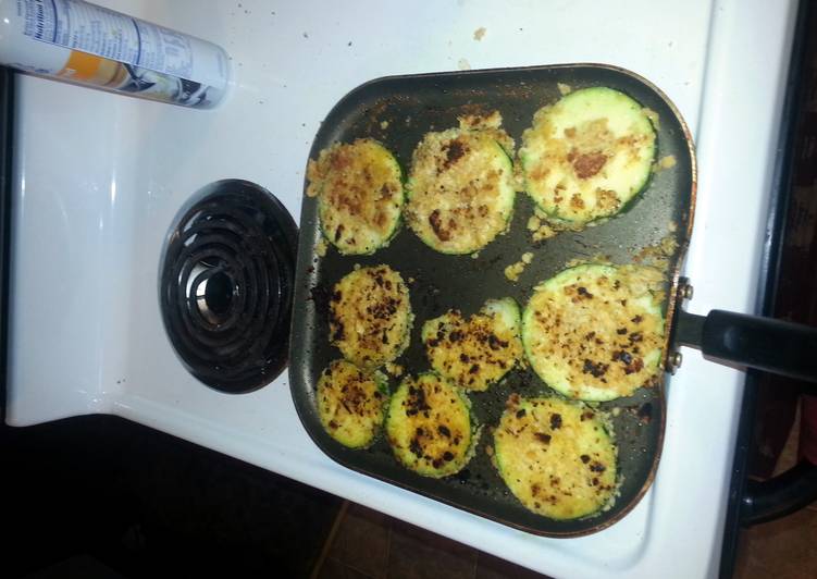 Simple Way to Prepare Quick fried zucchini