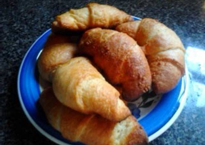 Recipe of Perfect Cheesy Crescent rolls