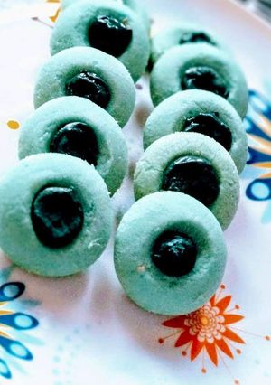 A picture of Thumb print cookies.
