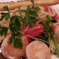 A picture of Fresh Prawns Angelhair Noodles.