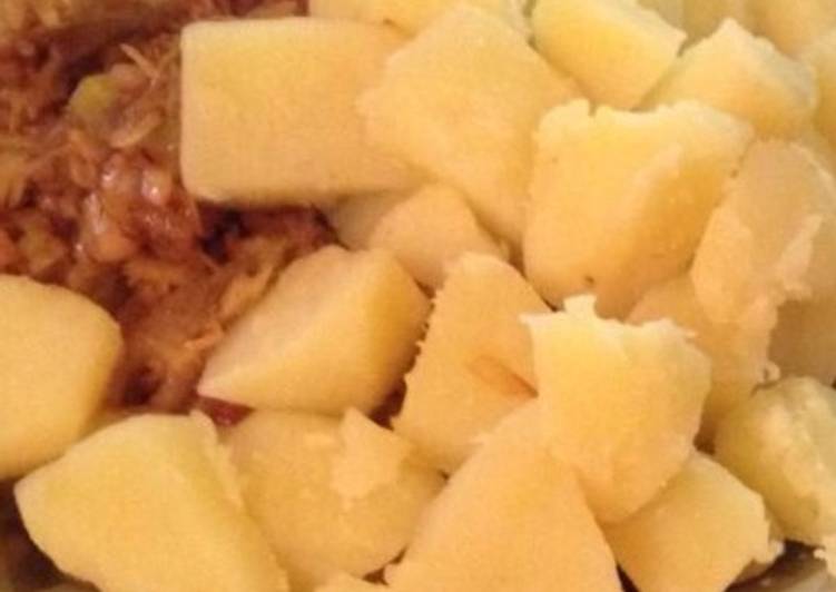 How to Make Homemade Boiled sweet potatoes served with stewed cabbage