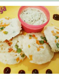 ओअट्स वेजी इडली (Oats Veggie Idli recipe in hindi) रेसिपी मुख्य फोटो