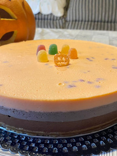 Una foto de Tarta tres chocolates de Halloween 🎃🧙♀️👻🧛🏼♀️🍫