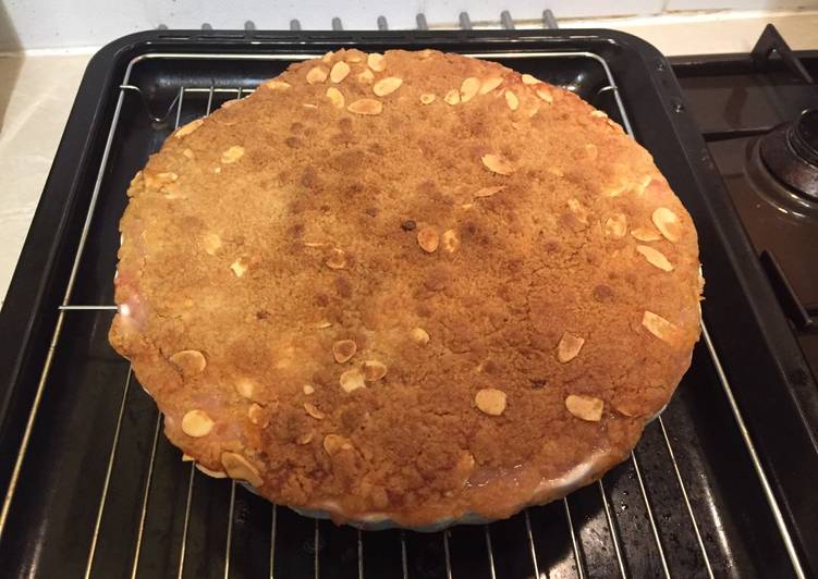 Simple Way to Prepare Any-night-of-the-week Rhubarb and Apple Crumble