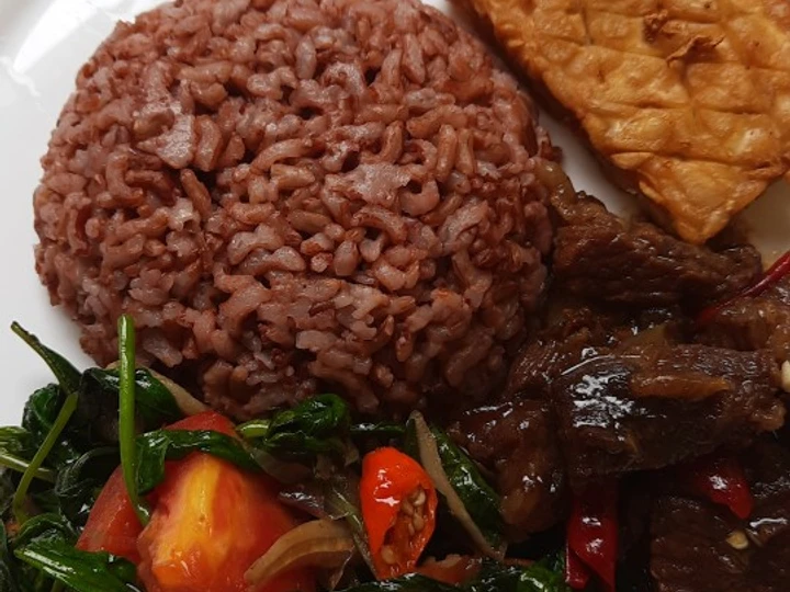 Cara Mudah Membuat Resep Nasi Merah &amp;amp; Lauk (daging kecap, tumis kangkung, tempe goreng) yang Enak Banget Anti Ribet, Lezat Sekali