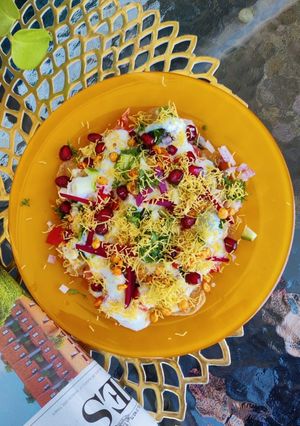 A picture of Dahi Papdi Chaat.