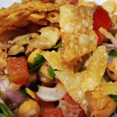 A picture of Diet chana chat.