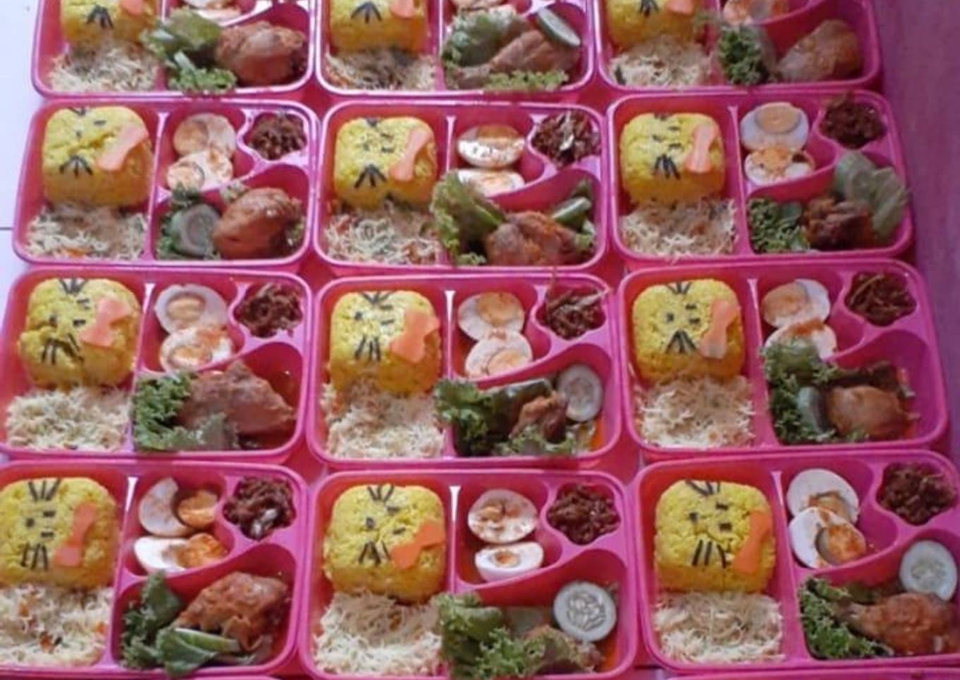 Bento nasi kuning Hello Kitty