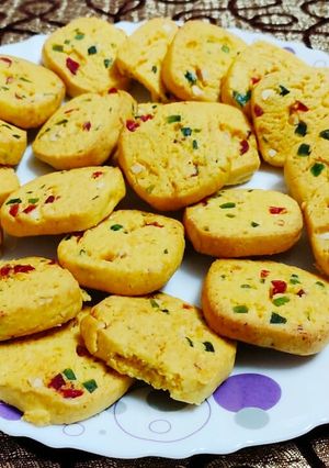 A picture of Very crispy karachi biscuits or tutti fruity cookies.
