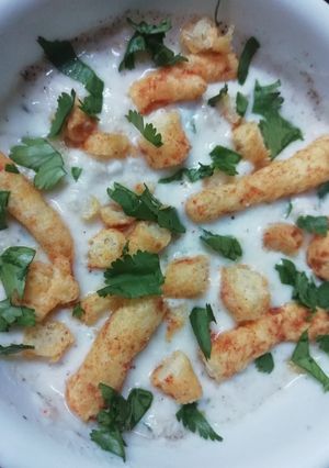 A picture of Veg Kurkure raita.