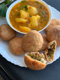 A picture of Matar Kachori.