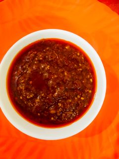 शेजवान चटणी (schezwan chutney recipe in marathi) रेसिपी चे मुख्य फोटो
