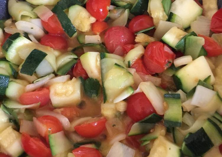 Steps to Make Quick Courgette, Onion and Tomato Stir Fry