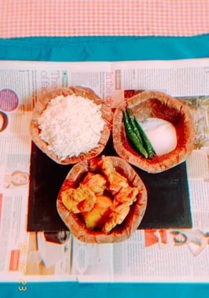 মুরগীর ঝোল (moorgir jhol recipe in Bengali) রেসিপির প্রধান ছবি