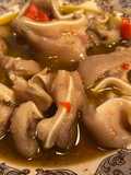 Orejas en salsa