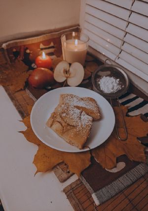 Фото Шарлотка з яблуками.