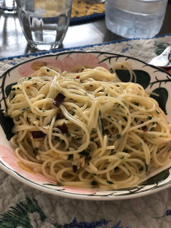 Una foto de Spaghetti aglio olio e peperoncino
