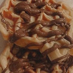 A picture of 10 mins breakfast Lotus waffles for sunny days.