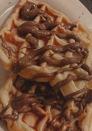 A picture of 10 mins breakfast Lotus waffles for sunny days.