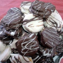 A picture of Ritz Cracker Candy.